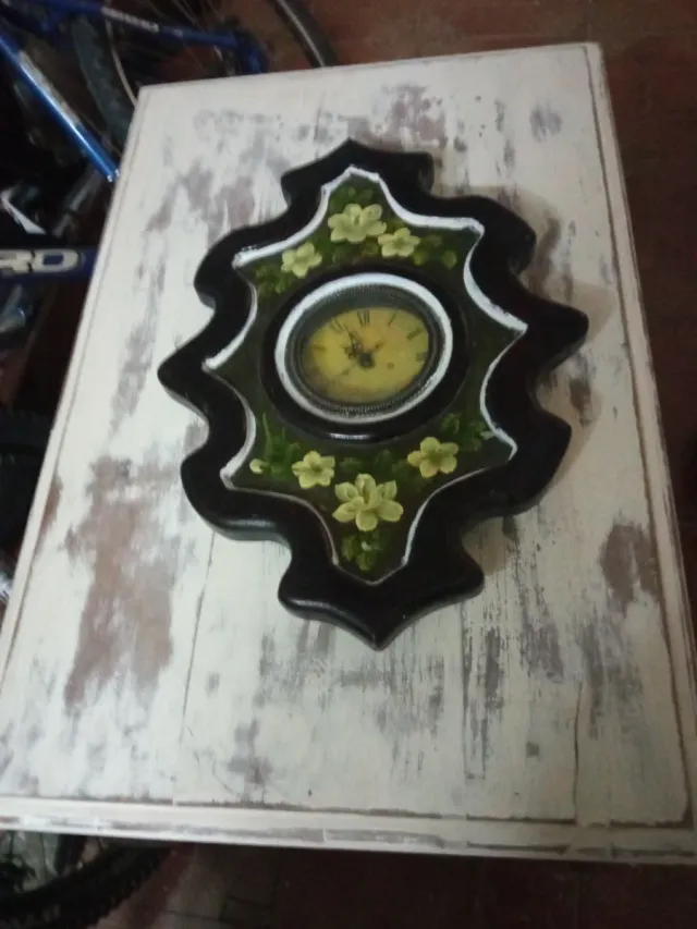 Orologio da parete decorativo in legno