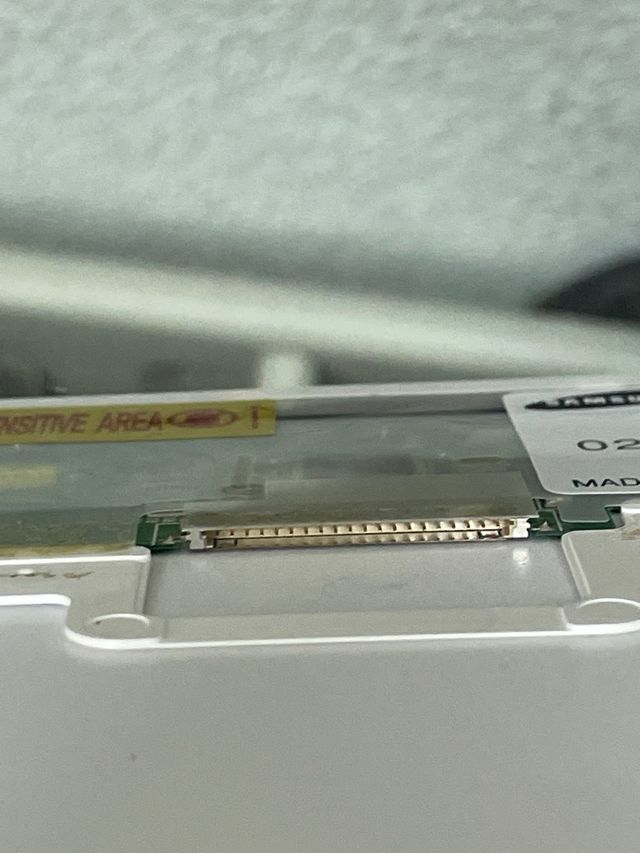 Monitor Samsung LTN141XF-L05 de 14,1” de 30 pinos