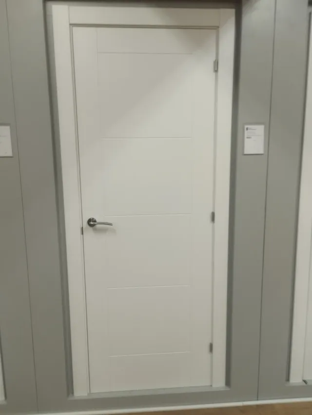 Montador de puertas y carpintero