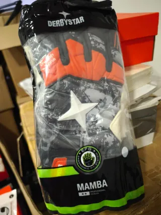 Guantes Derbystar Mamba Profesional Talla 12