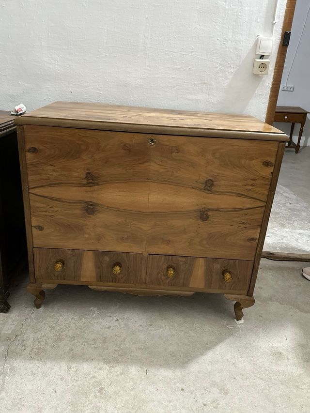 Baúl de madera antiguo