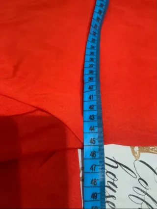 Mono rojo para disfraz