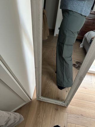 Pantaloni cargo verdi Mango