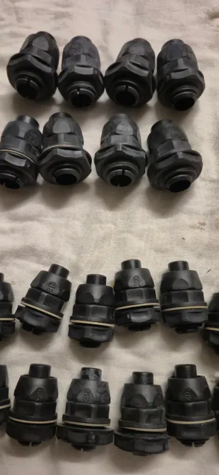 Pressacavi in plastica nera