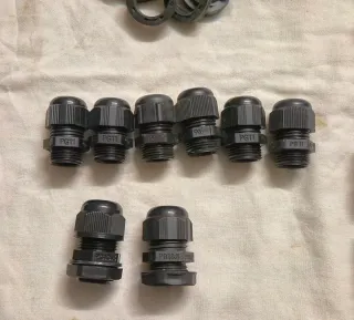 Pressacavi in plastica nera