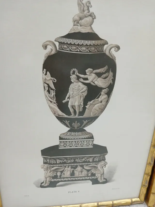 Cuadro Plate V con jarrón clásico