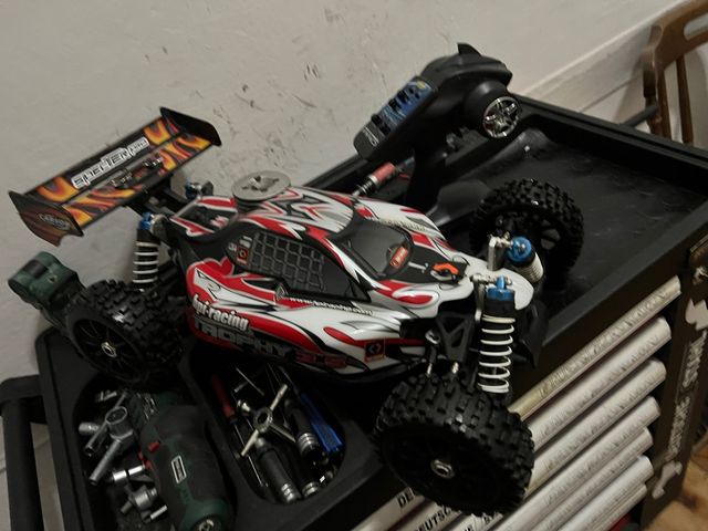 Auto RC Carson 1/8 Buggy