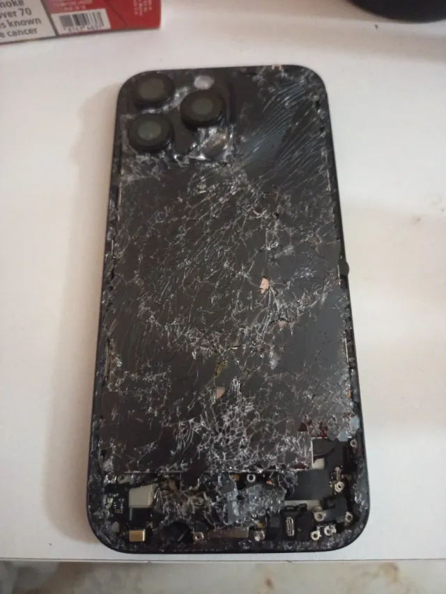 Piezas iPhone 16 Pro Max