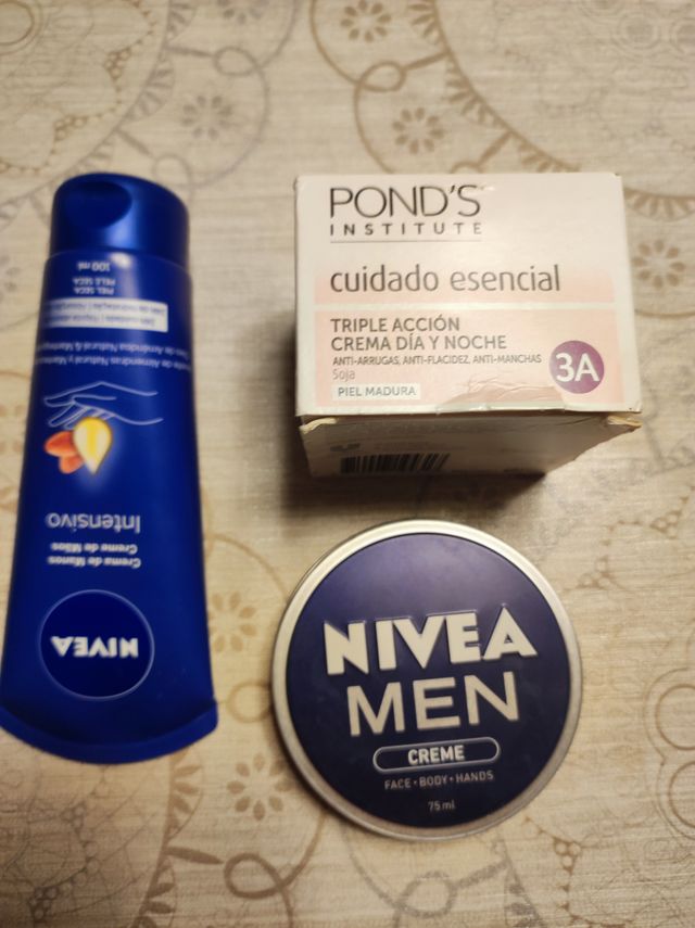 Cremas Nivea y Ponds.