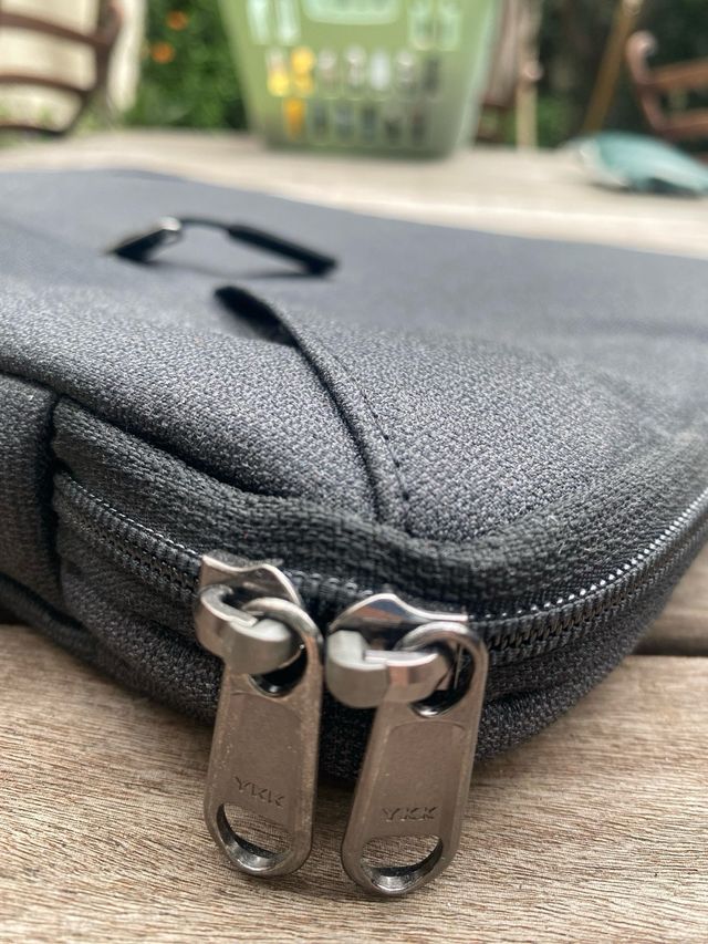 Funda portátil Nubily negra