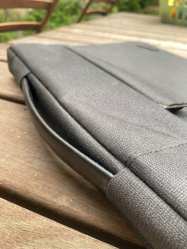 Funda portátil Nubily negra