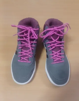 Zapatillas de Bota Adidas niña grises y rosas