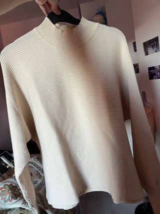 Jersey beige cuello alto