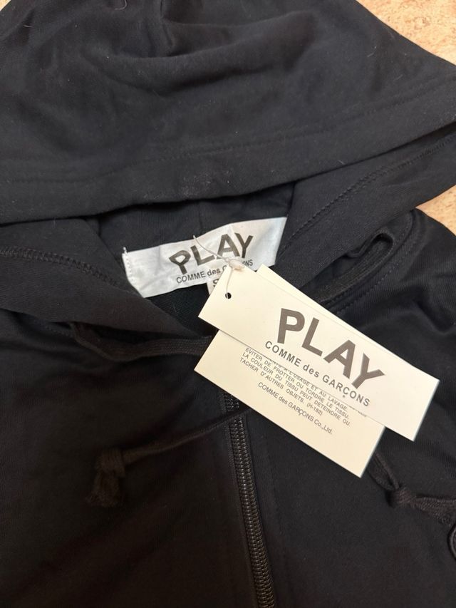 Sudadera PLAY Comme des Garçons Negra Cremallera