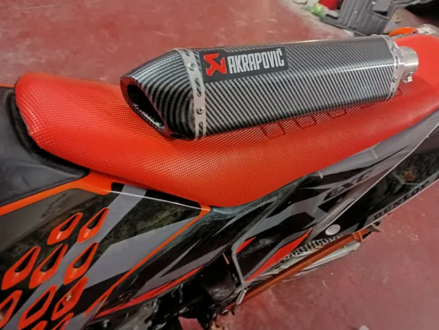 Escape Akrapovic Carbono