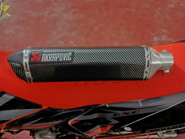 Escape Akrapovic Carbono