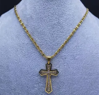Collana con croce e zirconi
