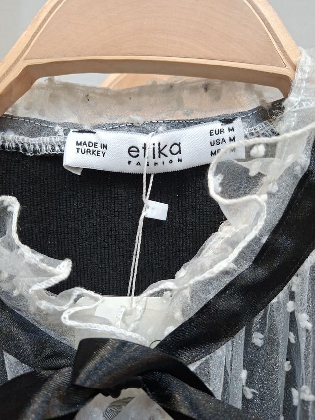 Vestido negro con encaje