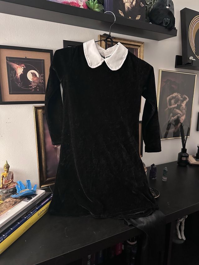 Disfraz Miércoles Terciopelo