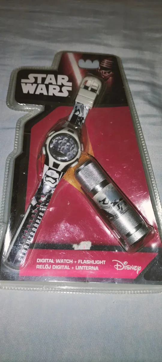Reloj Digital Star Wars + Linterna