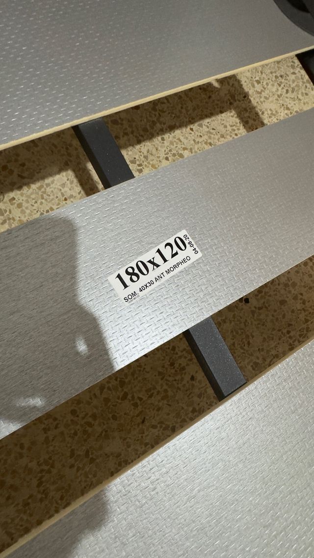 Letto in legno e metallo