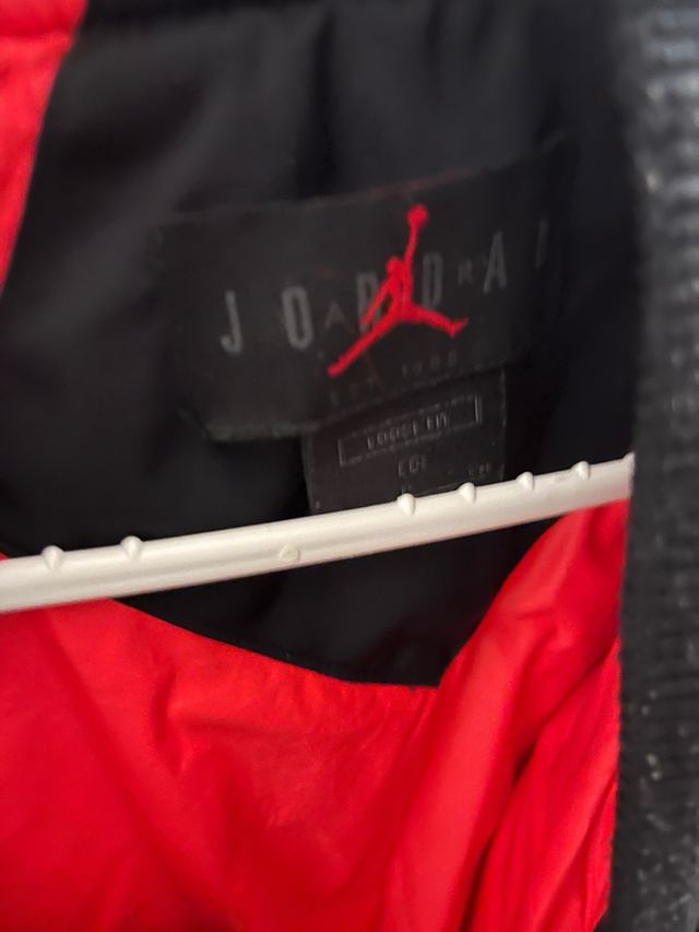 Chaqueta Bomber Jordan Negra y Roja