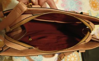 Bolso rosa claro con flecos