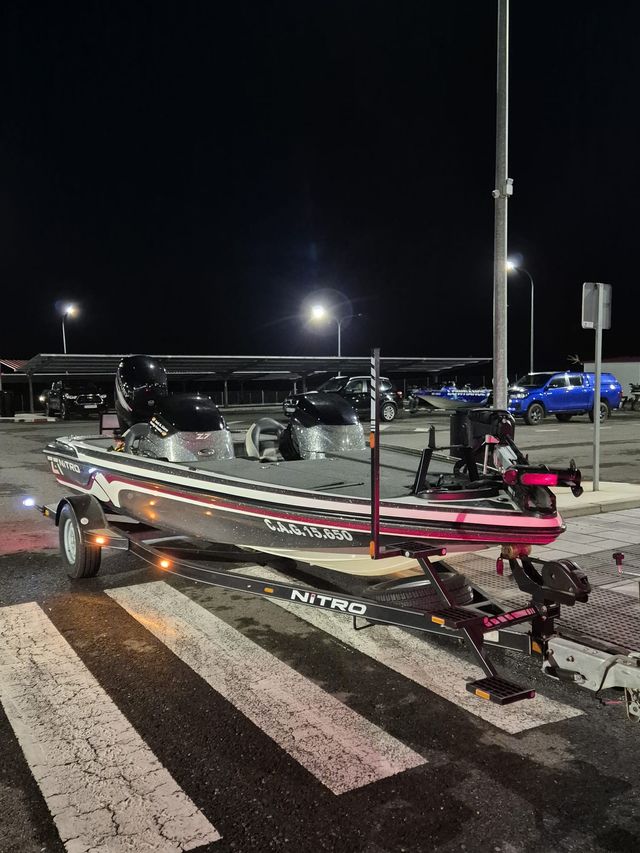 Bass boat Nitro Z7 Vendo o Cambio