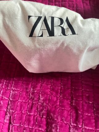Cinturón de piel Zara con corazones