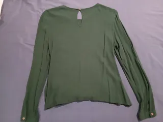 Camisa verde manga larga con cinturón