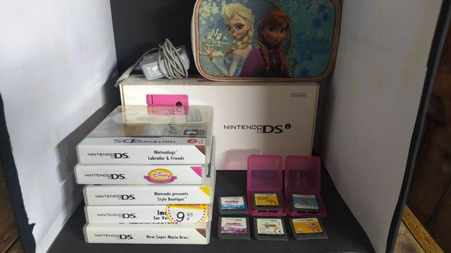 Consola Nintendo DSi nuova con accessori