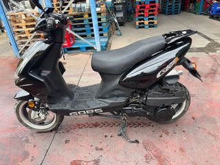 vendo scooter GOES 125L Negra muy cuidada