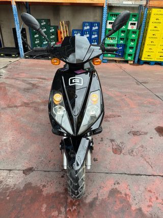 vendo scooter GOES 125L Negra muy cuidada