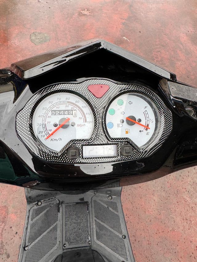 vendo scooter GOES 125L Negra muy cuidada