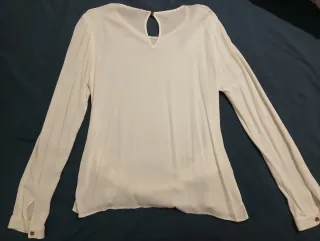 Camisa blanca manga larga con hebilla