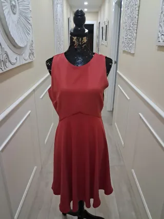 Vestido rojo sin mangas