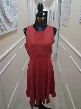 Vestido rojo sin mangas