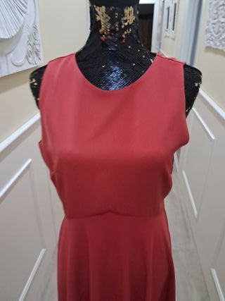 Vestido rojo sin mangas