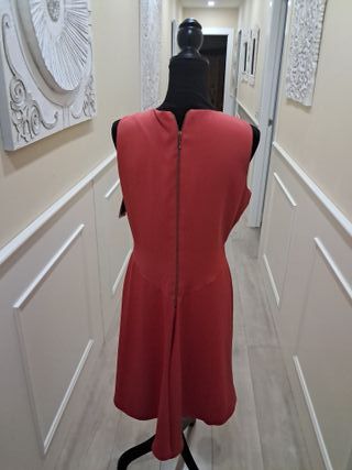 Vestido rojo sin mangas