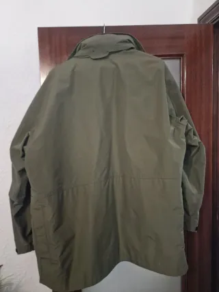 Chaqueta Geologic impermeable verde militar