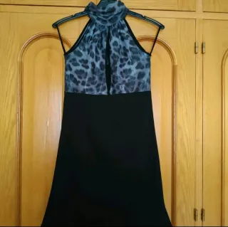 Vestido de fiesta cuello halter estampado