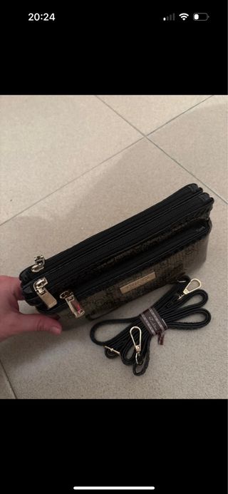 Bolsito Gucci Negro y Dorado
