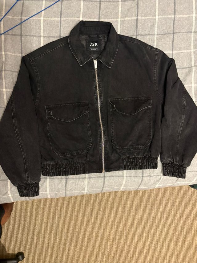 Chaqueta bomber Zara cropped negra