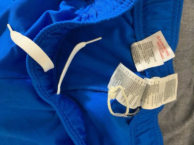 Pantalón chándal Adidas azul con rayas