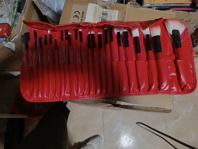 Estuche de brochas de maquillaje nuevo