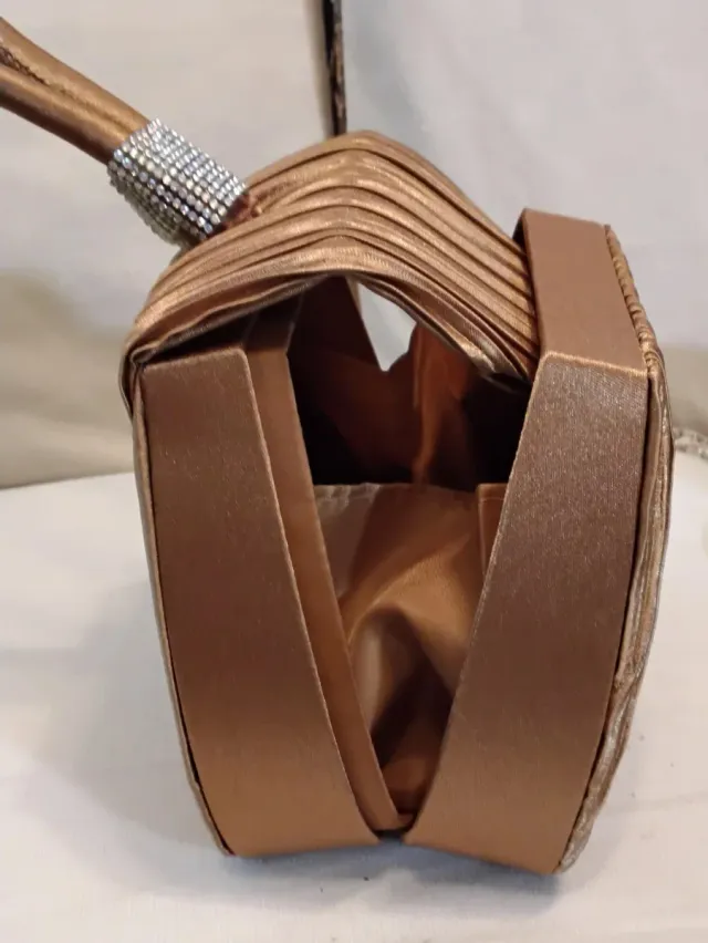 Bolso de fiesta con cadena