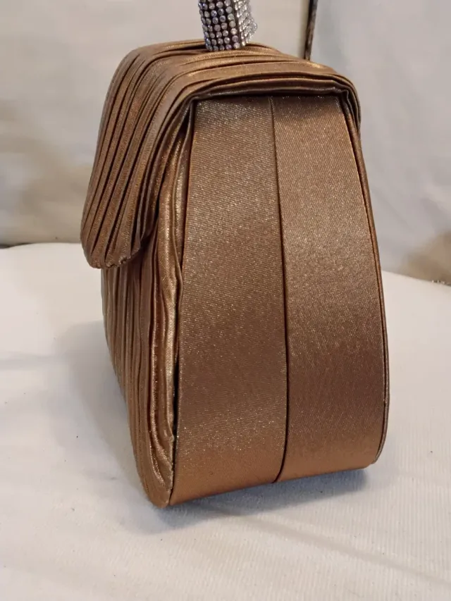 Bolso de fiesta con cadena