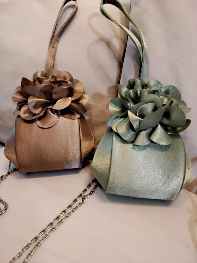 Bolso de fiesta con cadena