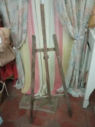 Caballete de madera para pintar