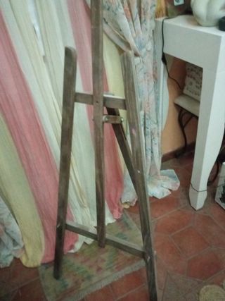 Caballete de madera para pintar
